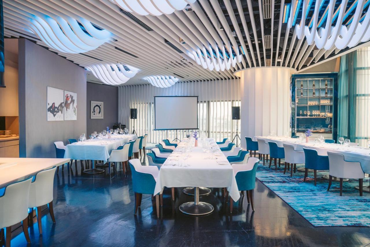 St Giles Gardens Hotel Kuala Lumpur Buitenkant foto The interior of the restaurant