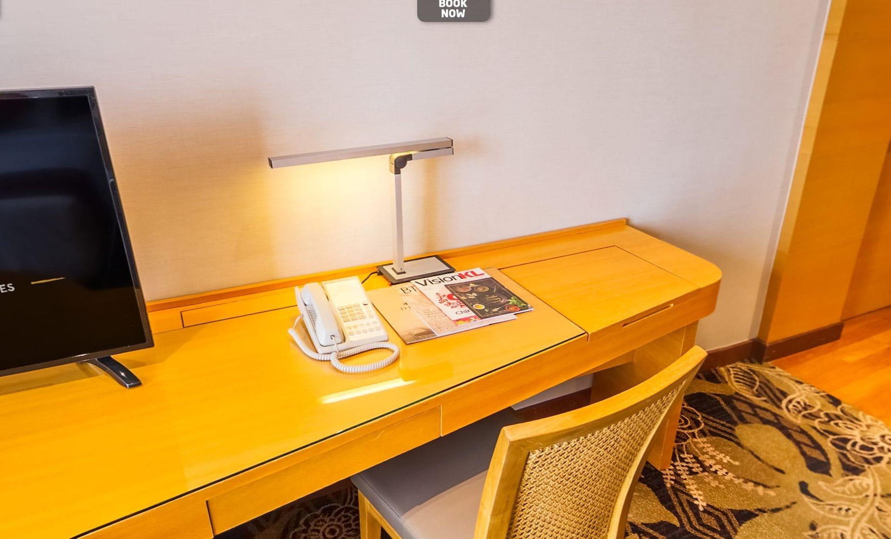 St Giles Gardens Hotel Kuala Lumpur Buitenkant foto A desk lamp