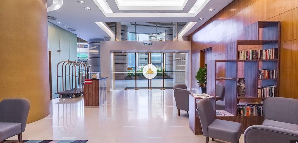 St Giles Gardens Hotel Kuala Lumpur Buitenkant foto The lobby of the hotel
