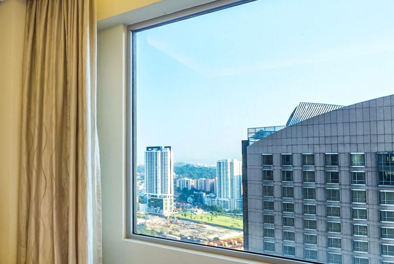 St Giles Gardens Hotel Kuala Lumpur Buitenkant foto A window