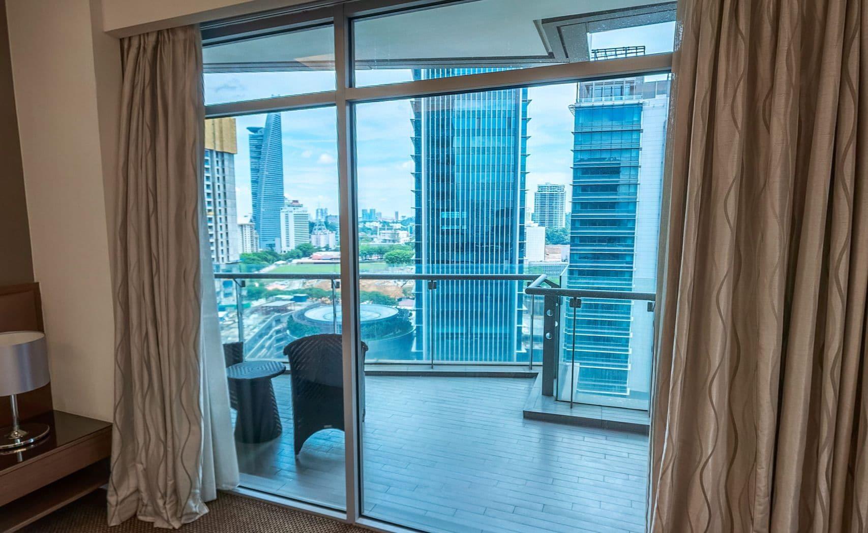 St Giles Gardens Hotel Kuala Lumpur Buitenkant foto A sliding door